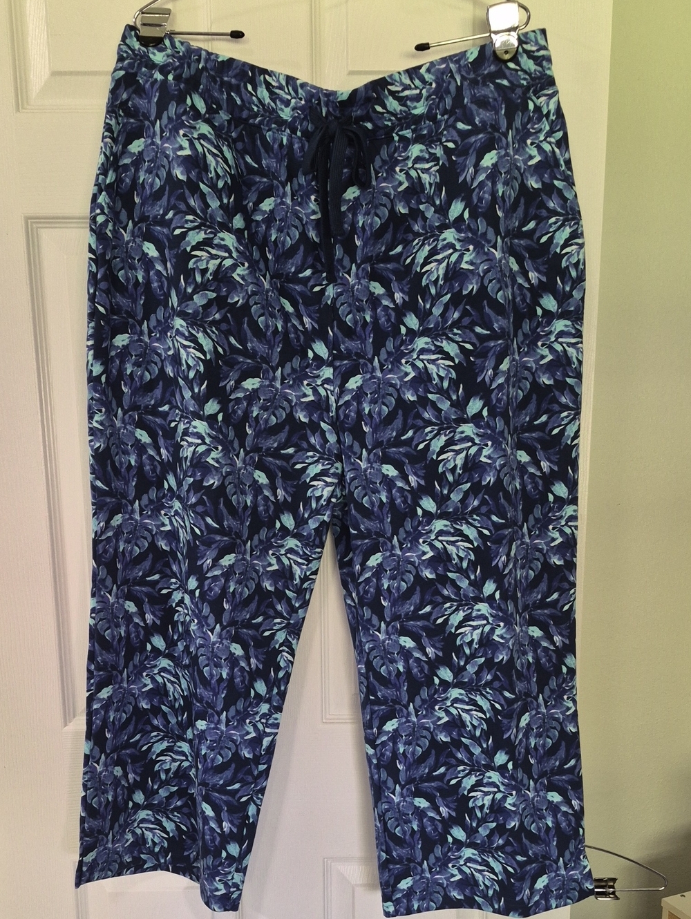 NWT Reel Legends Womens French Terry Palm Capris SIZE 1X